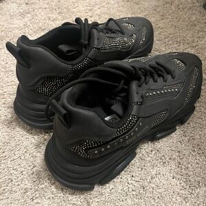 Steve Madden NWOT black sparkle sneakers